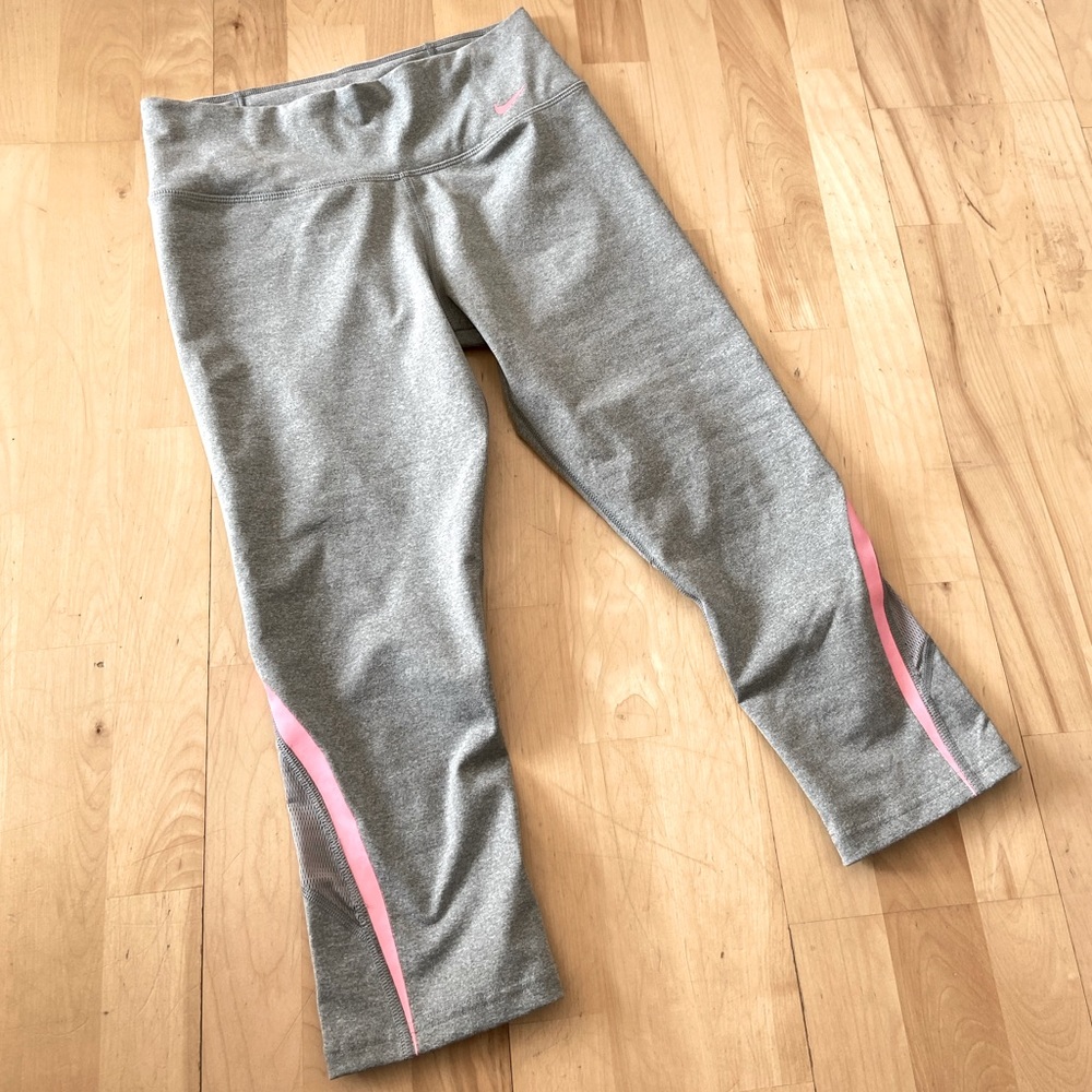 Nike dry fit Capri work out pant size small